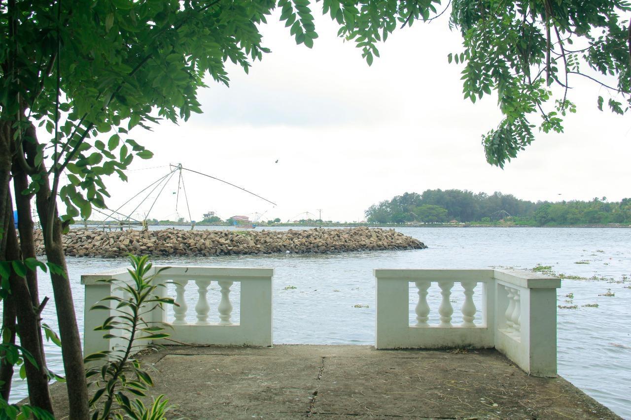 Muziris Harbour View Hotel Kochi Buitenkant foto