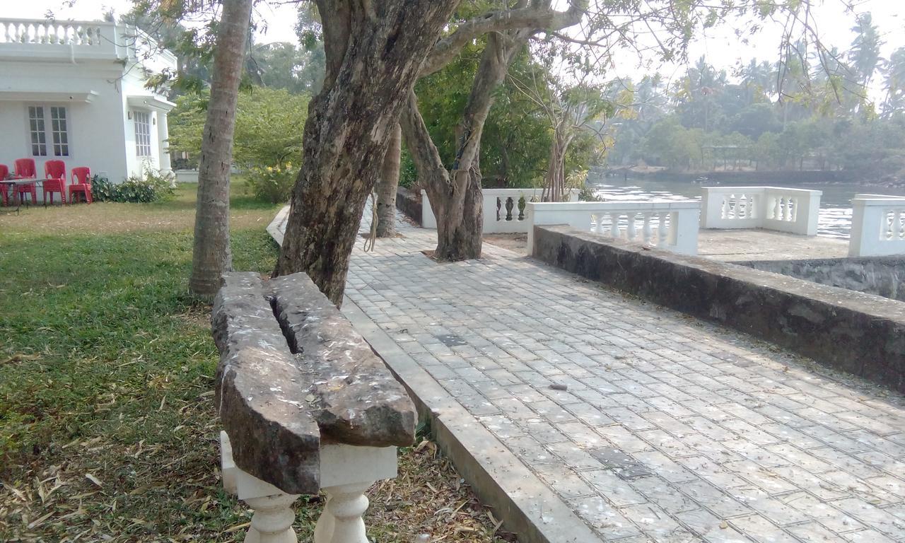 Muziris Harbour View Hotel Kochi Buitenkant foto